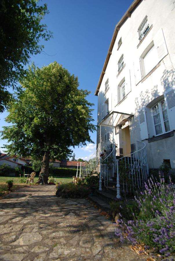 Maison De Retraite Vertaizon Exteriör bild