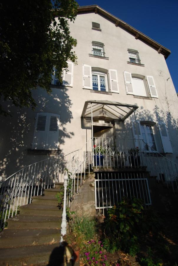 Maison De Retraite Vertaizon Exteriör bild