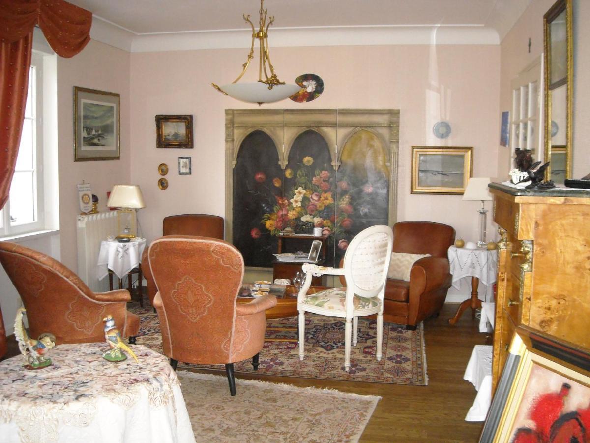 Maison De Retraite Vertaizon Exteriör bild