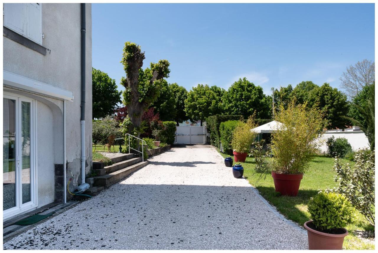 Maison De Retraite Vertaizon Exteriör bild