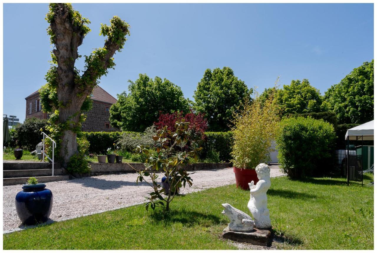Maison De Retraite Vertaizon Exteriör bild