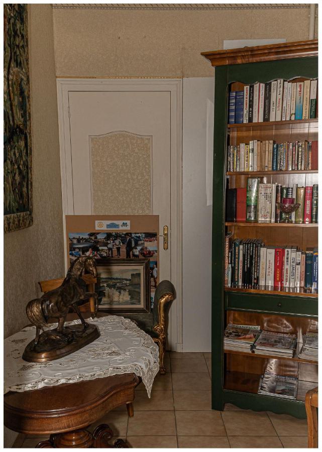 Maison De Retraite Vertaizon Exteriör bild